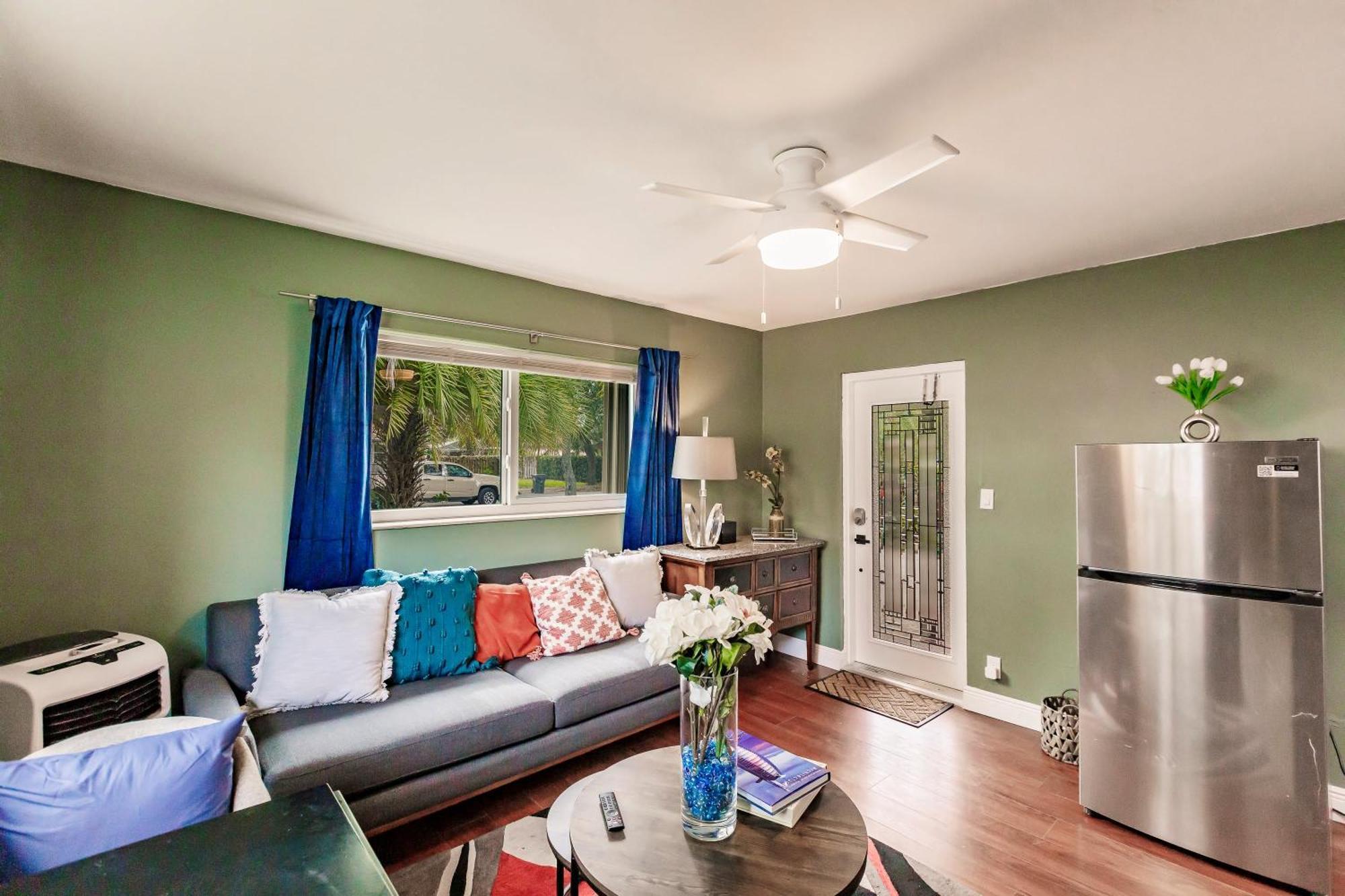 Bnb Hyperion - Updated 1B1B Hideaway - Sleeps 3 Hollywood Esterno foto